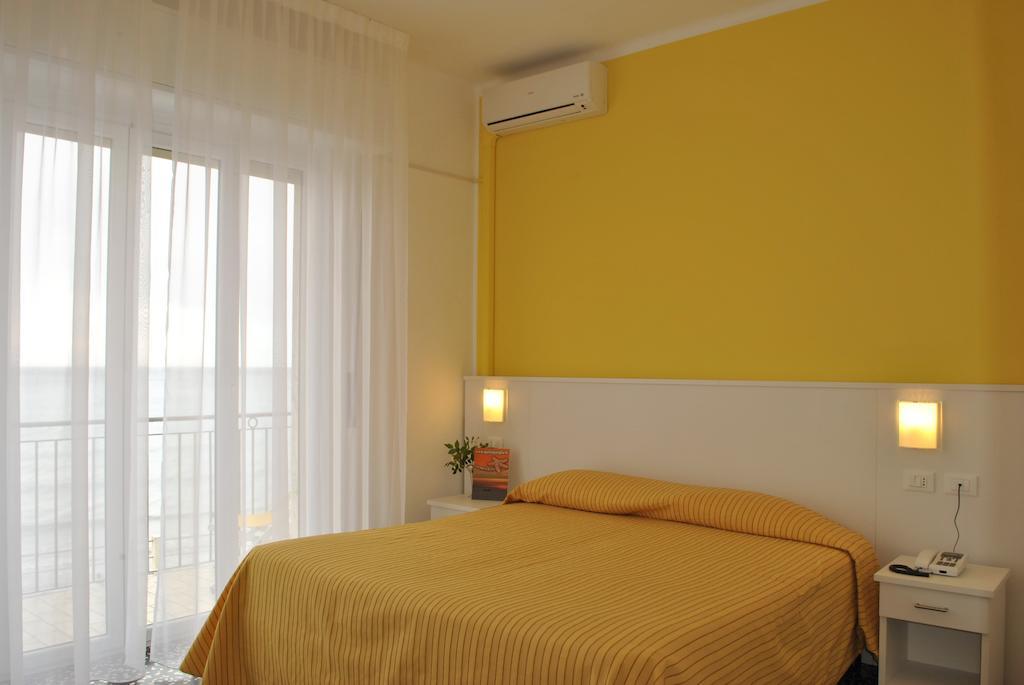 Hotel Bristol Laigueglia Ngoại thất bức ảnh