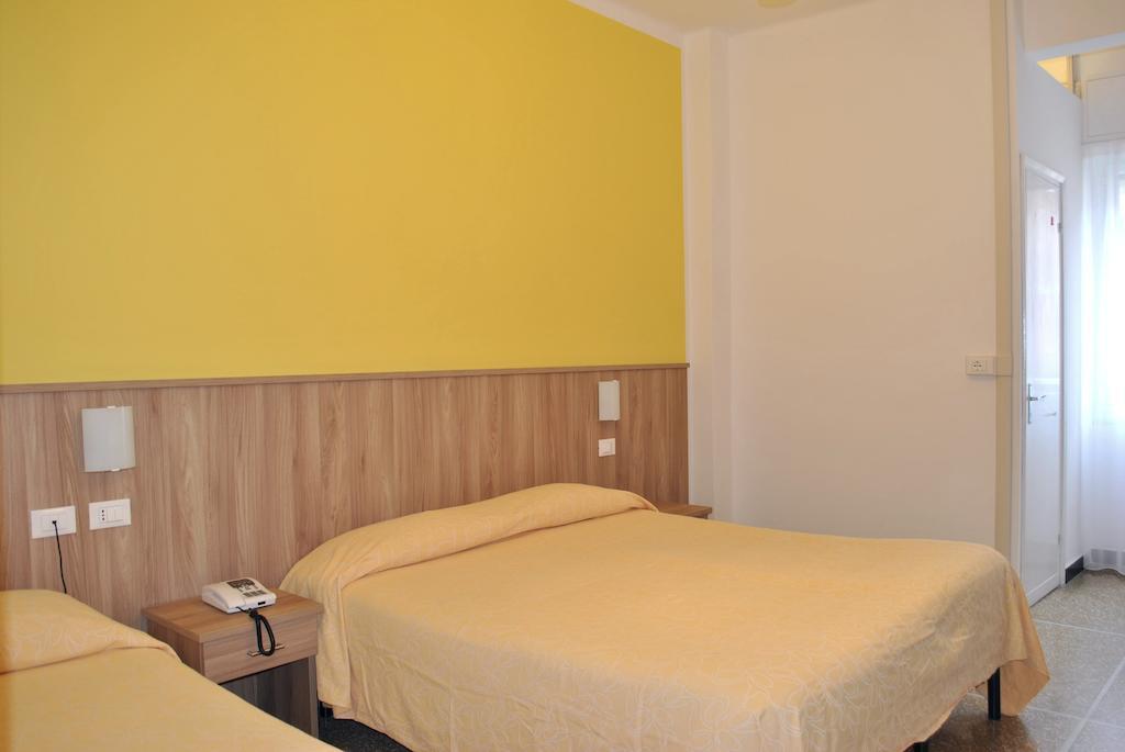Hotel Bristol Laigueglia Phòng bức ảnh