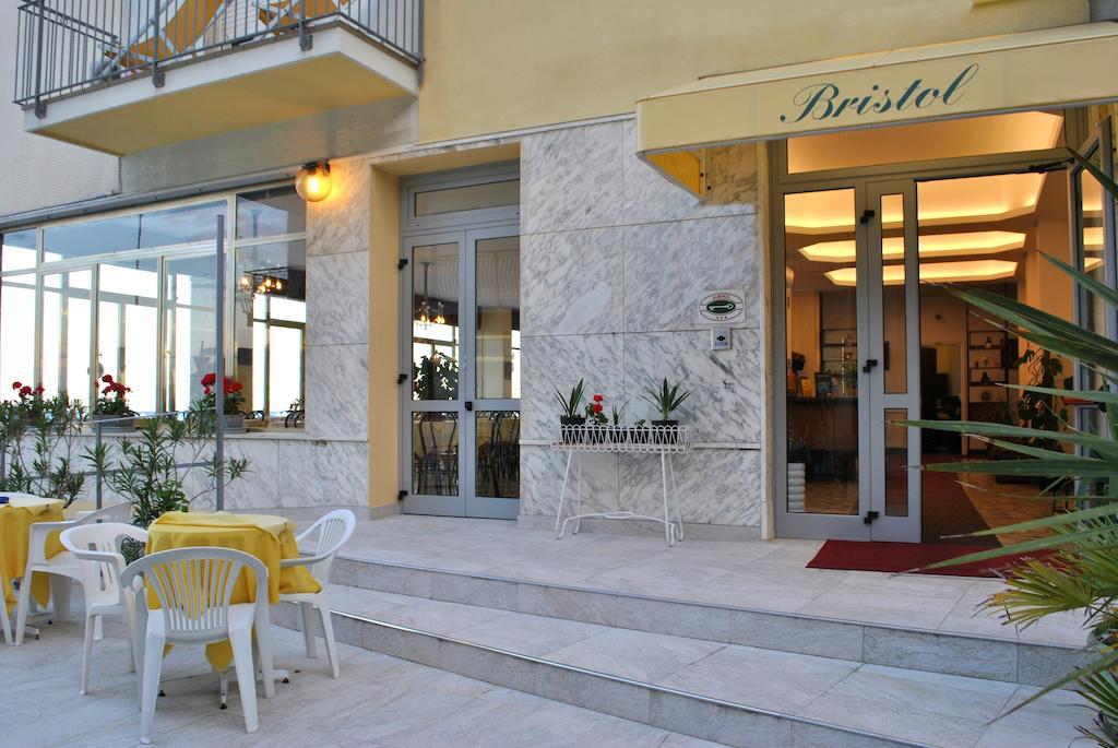 Hotel Bristol Laigueglia Ngoại thất bức ảnh