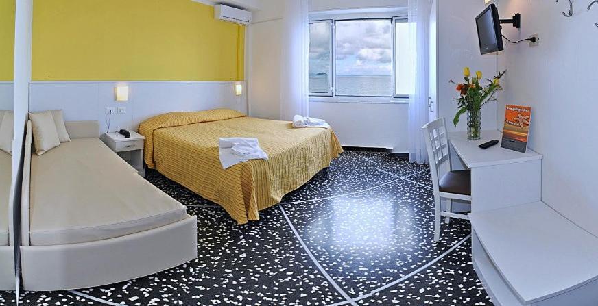 Hotel Bristol Laigueglia Ngoại thất bức ảnh